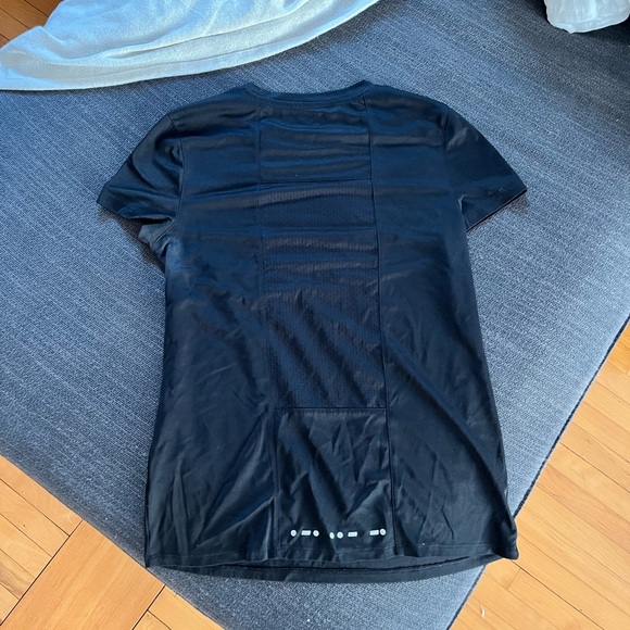 REEBOK SPORT BLACK TSHIRT SIZE SMALL - Picture 2 of 3